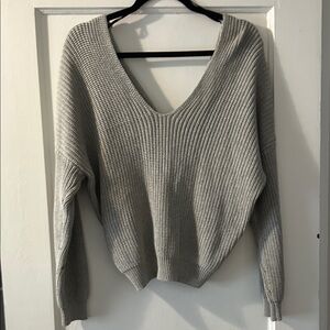 Forever 21 Light Gray V-Neck Ribbed Sweater